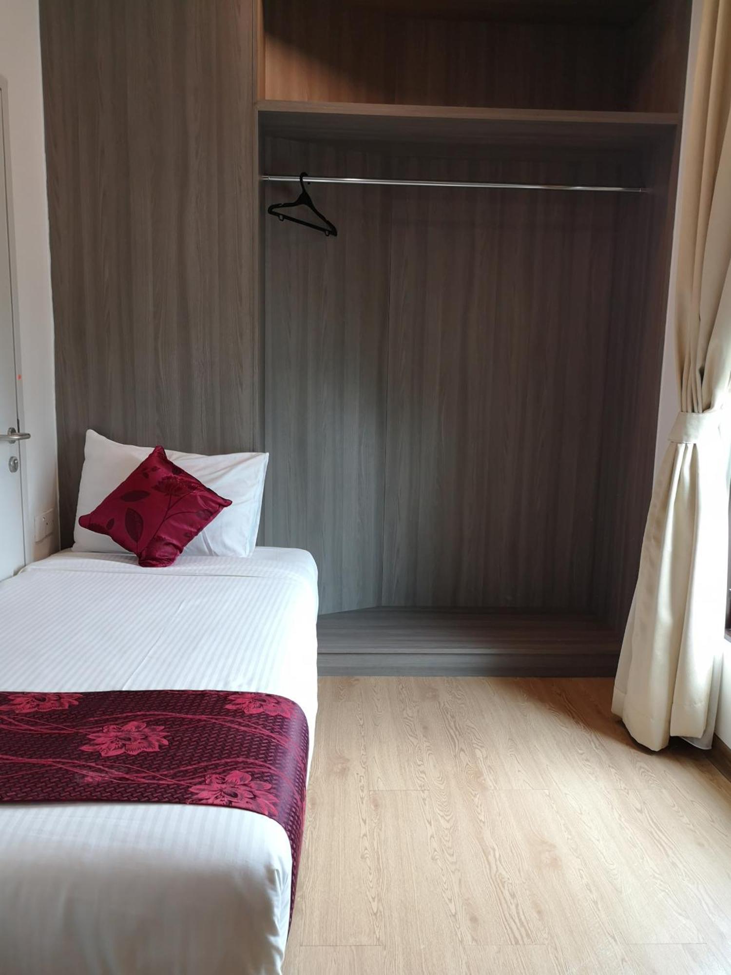 Family Triple King Room
