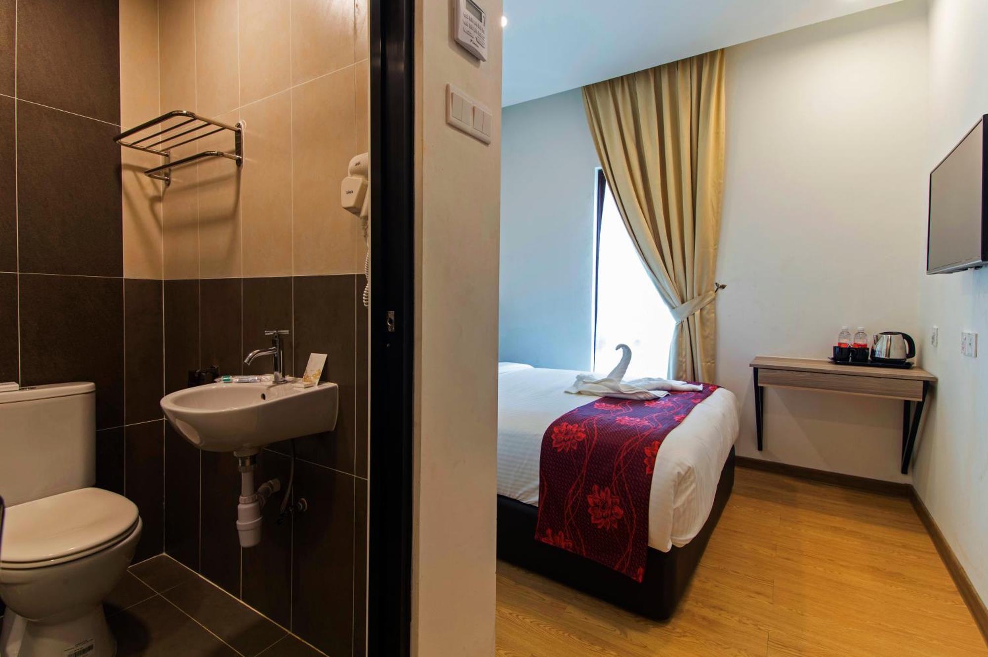 Deluxe Queen Room